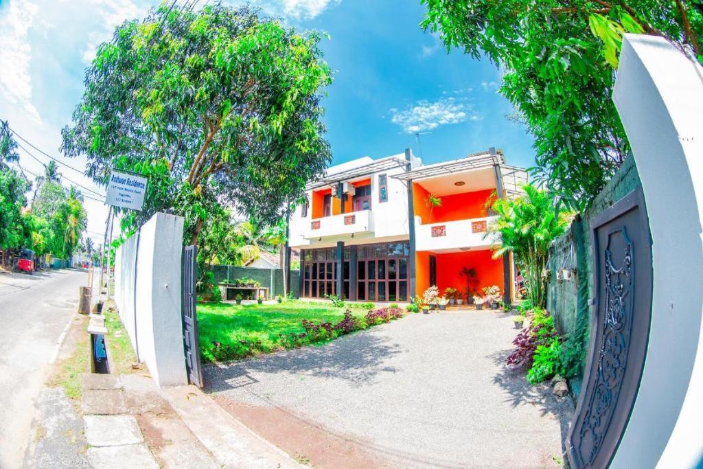 Hotel Blue Bird Negombo Bagian luar foto