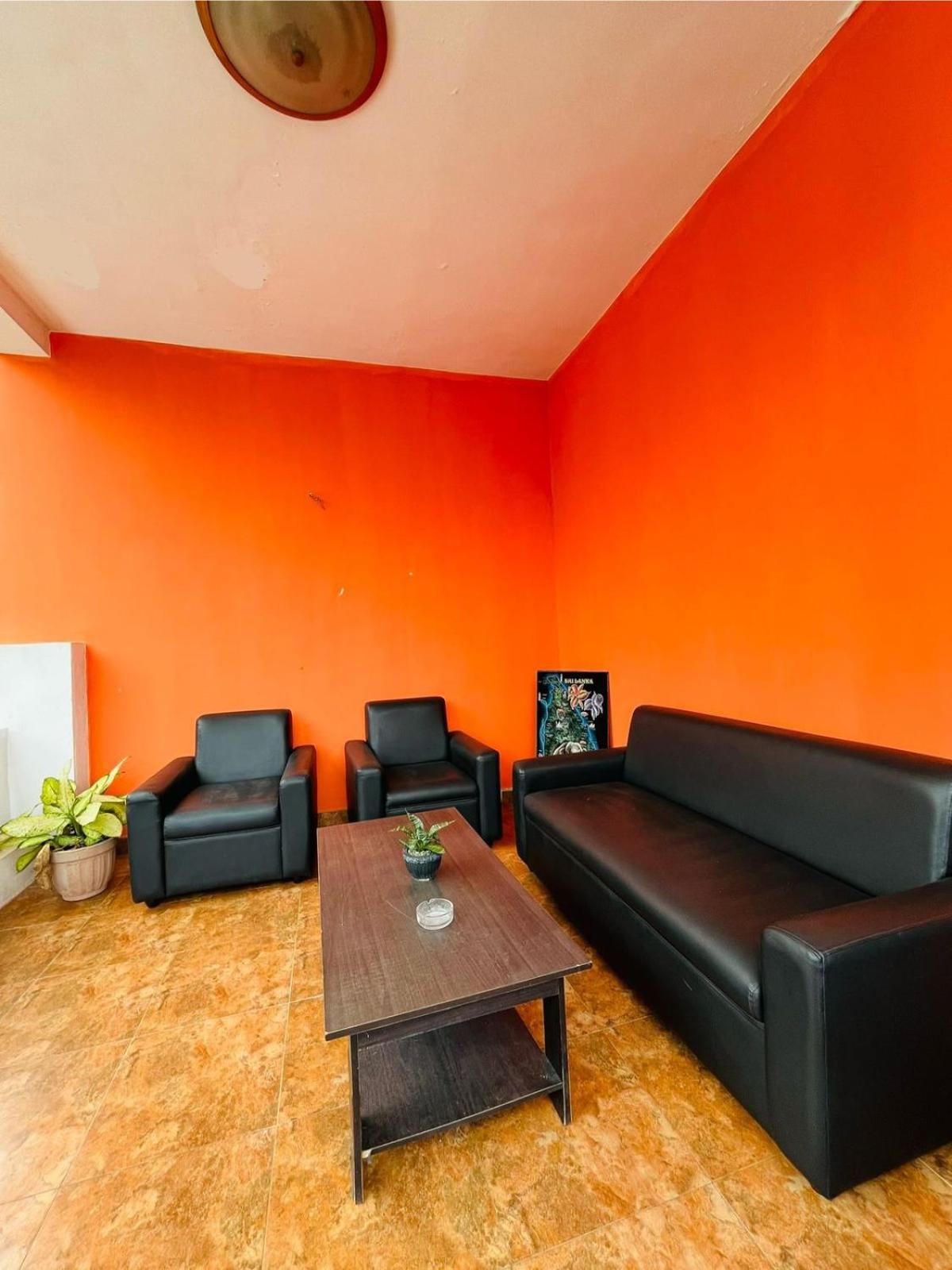 Hotel Blue Bird Negombo Bagian luar foto